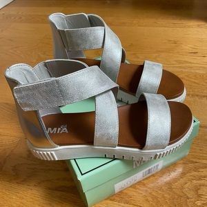 Mia Girl’s Sandals